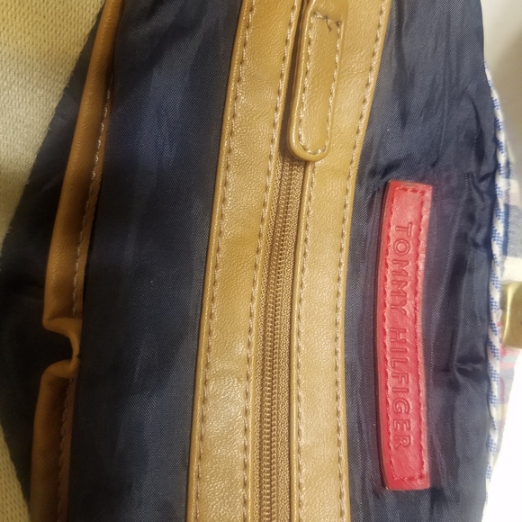 2 Tommy Hilfiger purses - Picture 8 of 9